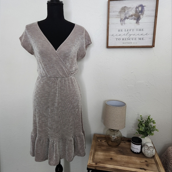 URBAN OUTFITTERS CAUTION TO THE WIND FAUX WRAP DRESS - Picture 4 of 9